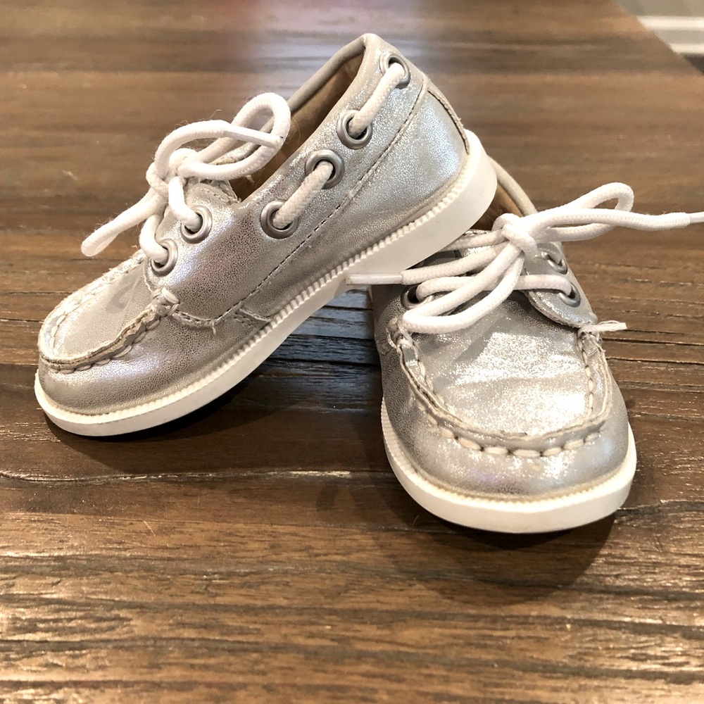 Gymboree baby size 5 metallic silver boat show. Great condition.